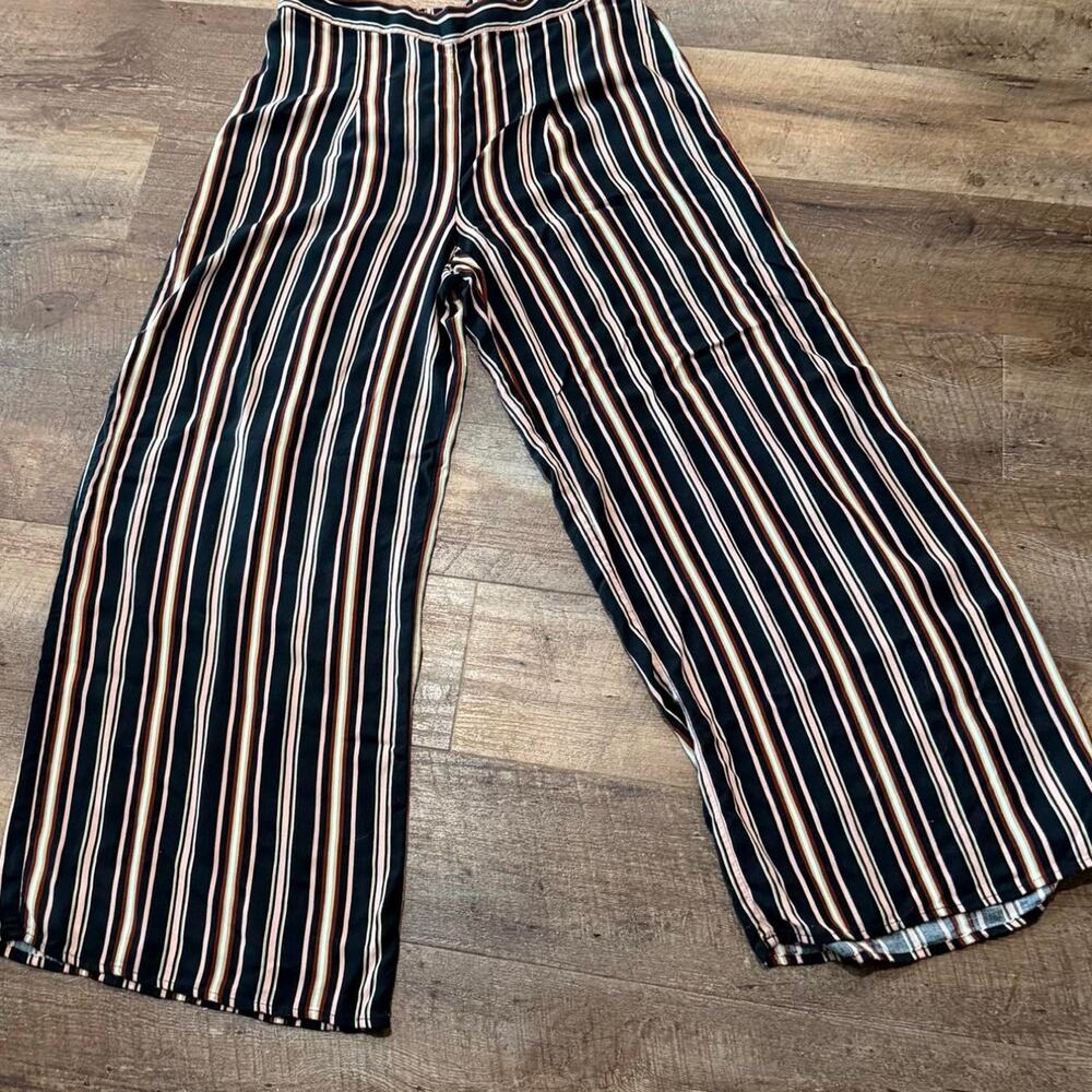 Wide leg striped pants, excellent condition!